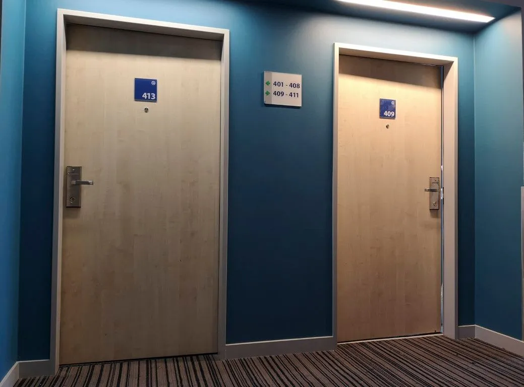 Vorher: Zimmertüren → neue Holzoptik