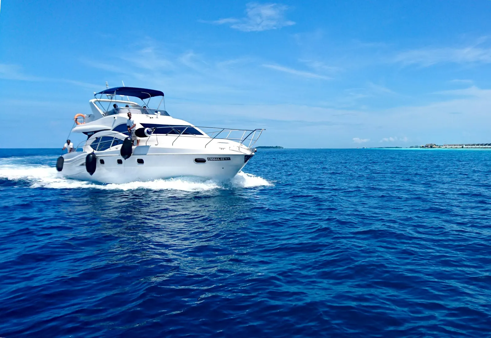 Motoryacht in Fahrt